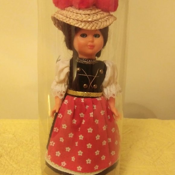 Schwarzald German Doll in Traditional Folk Costume, Bollenhut Pompoms Hat - Picture 2 of 8